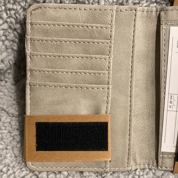 RAE DUNN RFID passport with IV/Vaccine card pocket NWT - Picture 6 of 7